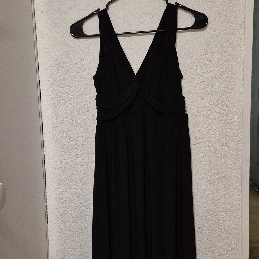 Elegant Black Dress - Picture 4 of 4